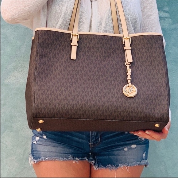 NWT Michael Kors Jet Set travel brown bag - Picture 2 of 7